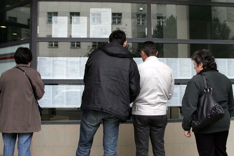 Am HZZ Ende April 98.820 Arbeitslose