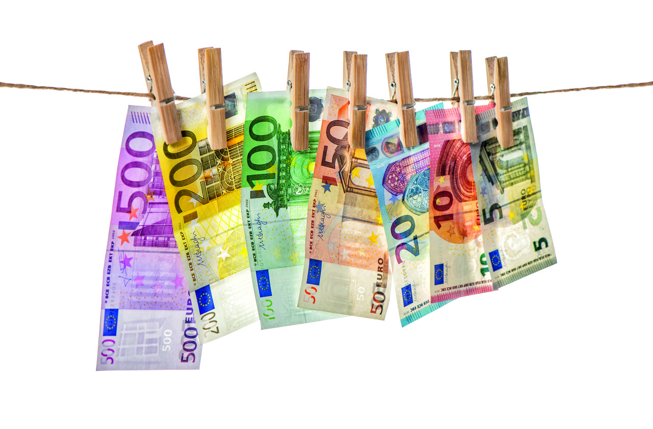 Unternehmensdarlehen verlangsamen sich, Zinssatz für neue Darlehen stieg im März auf 3,9%