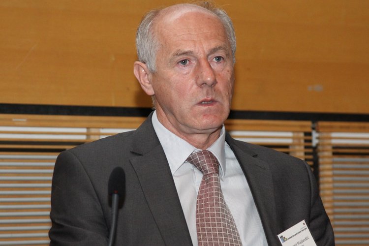 Das Staffing-Enigma von HERA: Initialen verbergen die Namen der Kandidaten