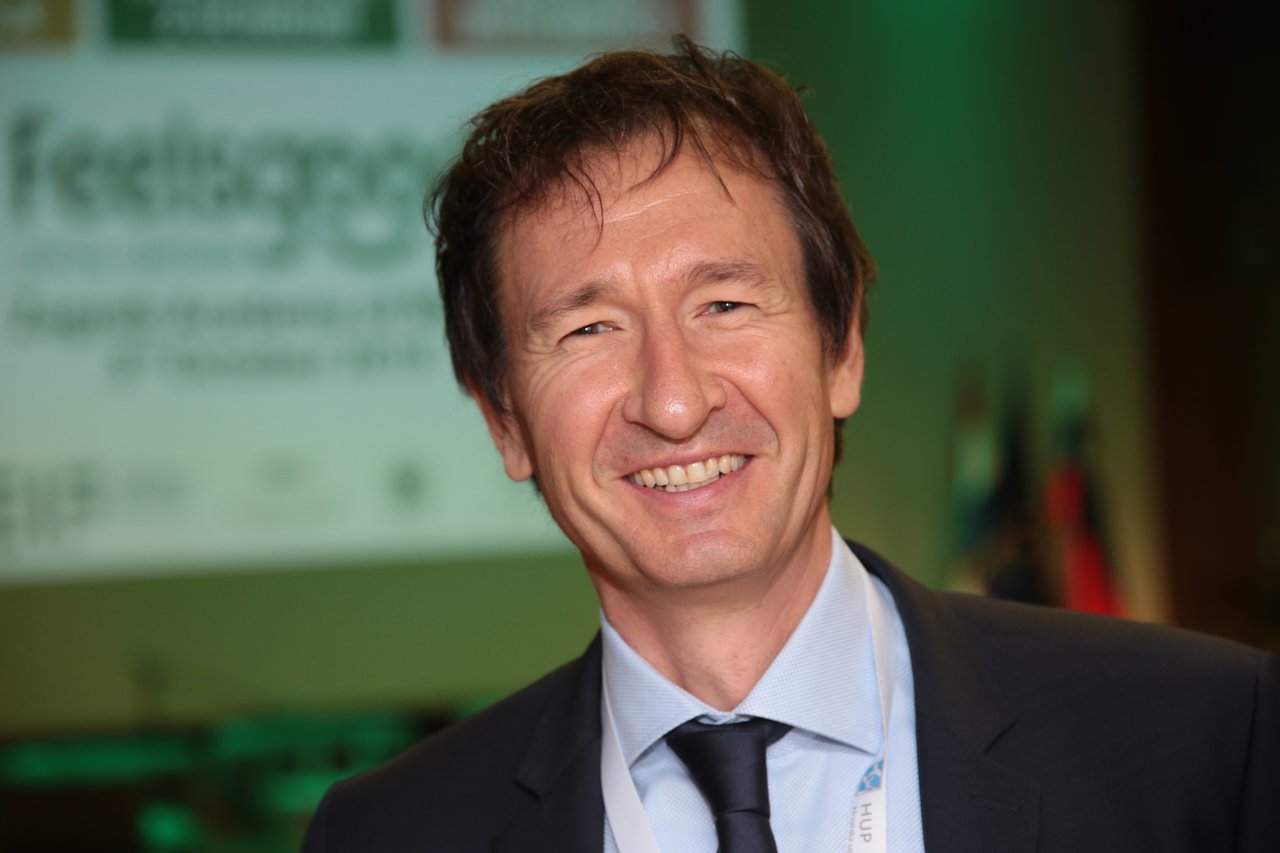 INVESTING WITH IMPACT,<br />
Uli Grabenwarter