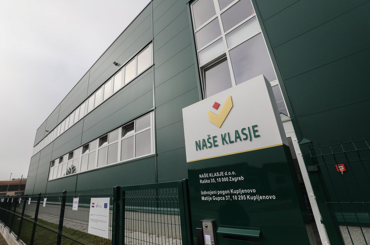 Amerikanische Studenten lernen von dem kroatischen Produzenten Naše klasje über Nachhaltigkeit