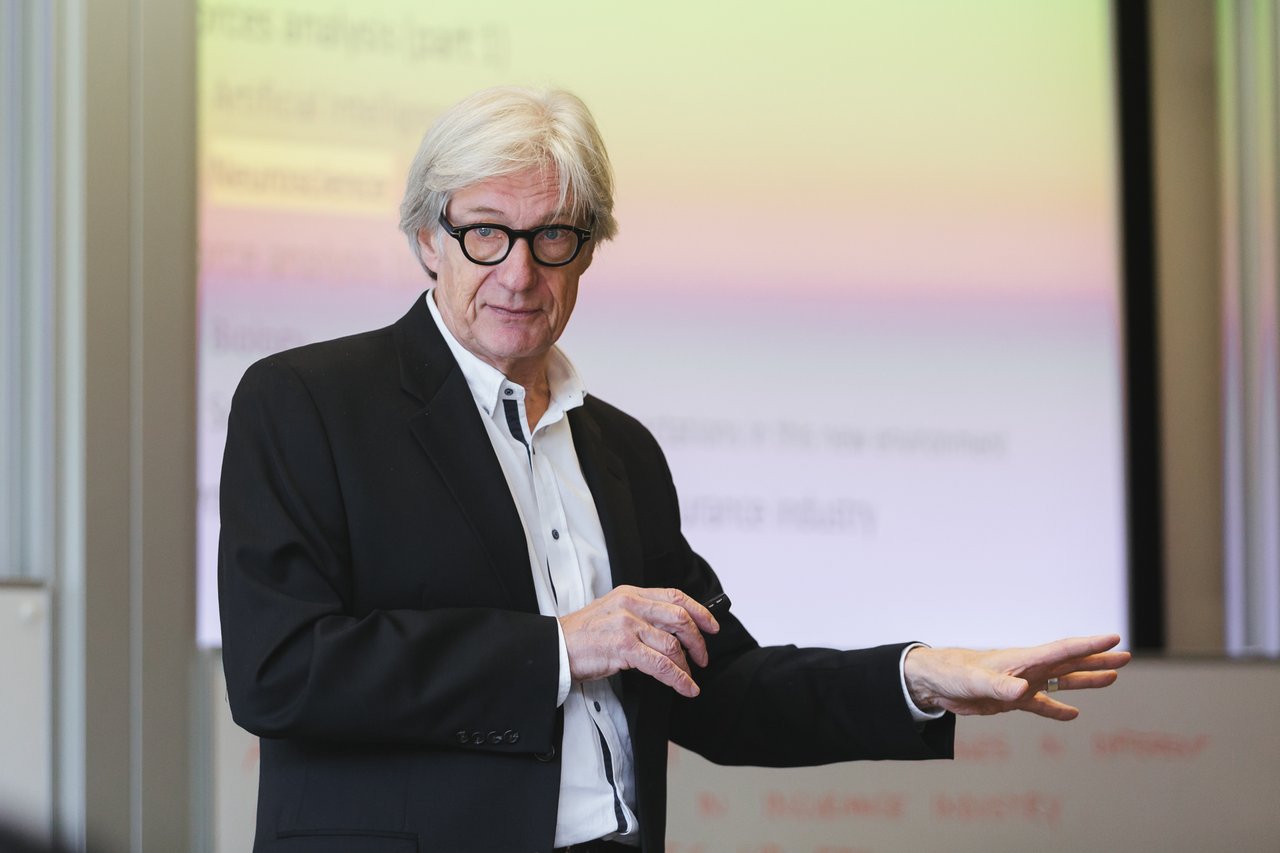 dr. Dominique Turcq