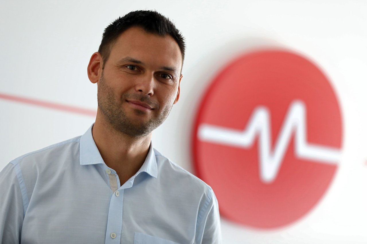 Ivica Kruhek,<br />
direktor tvrtke Marker:<br />
- Trgovci trebaju prilagoditi svoje procese ili uvesti nove procese. Procesi i načini obrade narudžbi koje su se do sada prakticirali padaju u vodu kad imate novu narudžbu svake minute