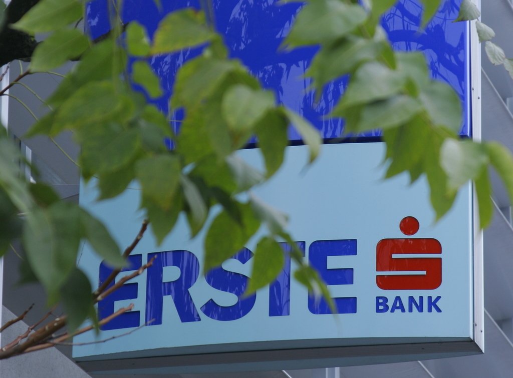 <p>erste banka logo</p>