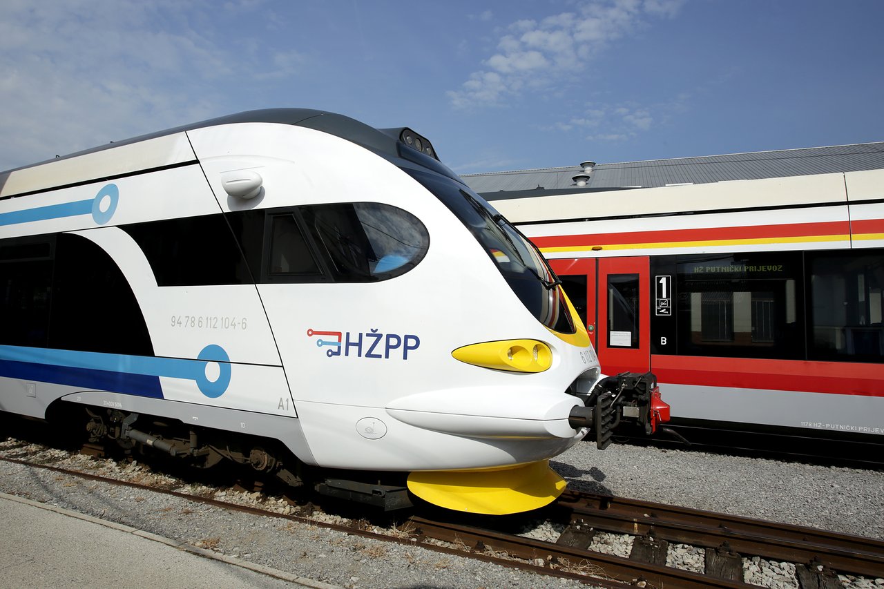 HŽ Passenger Transport Offers Locomotives for Rent