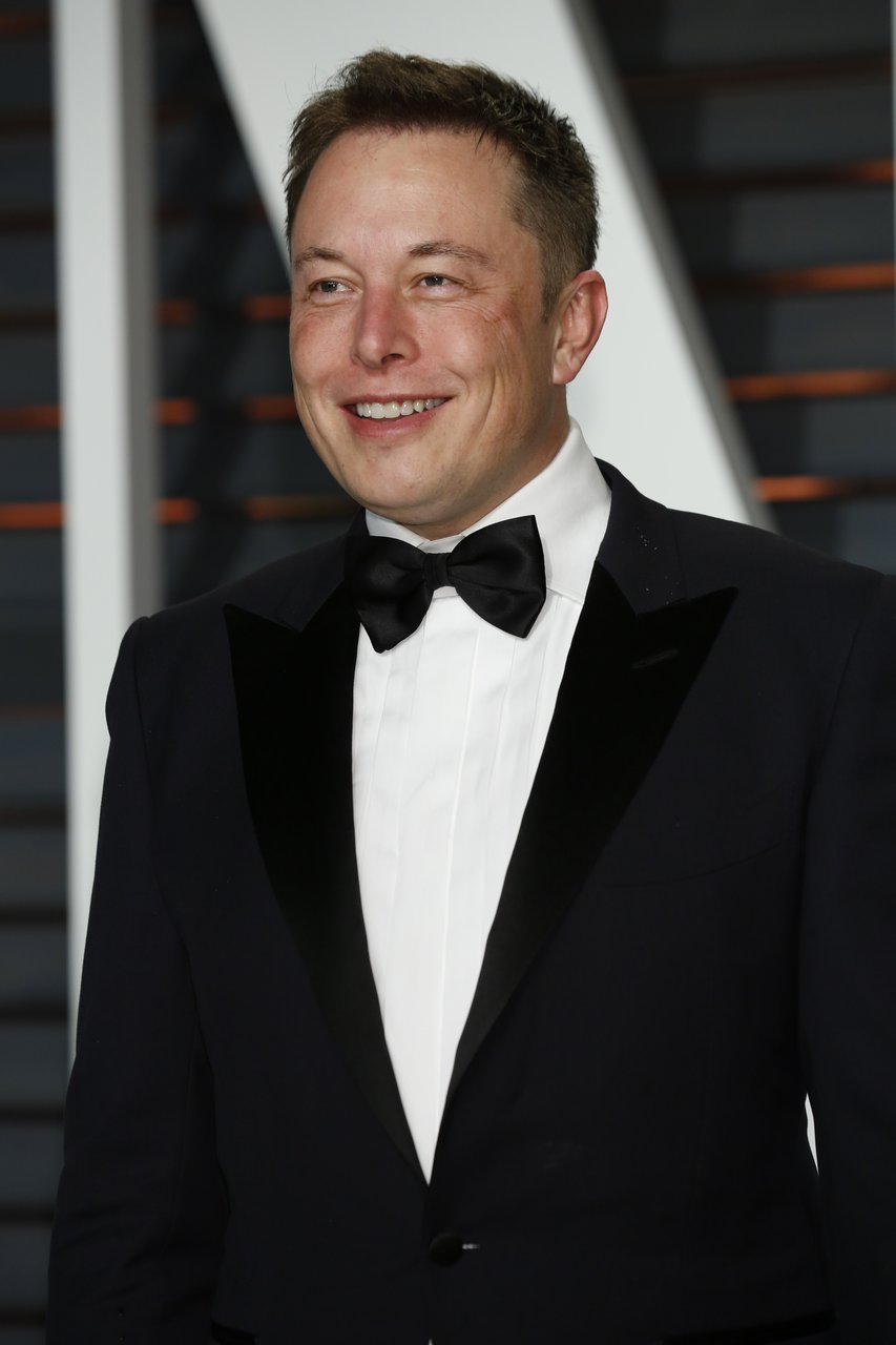 Billionaires’ Libraries: What Musk, Gates, Bezos, and Zuckerberg Read