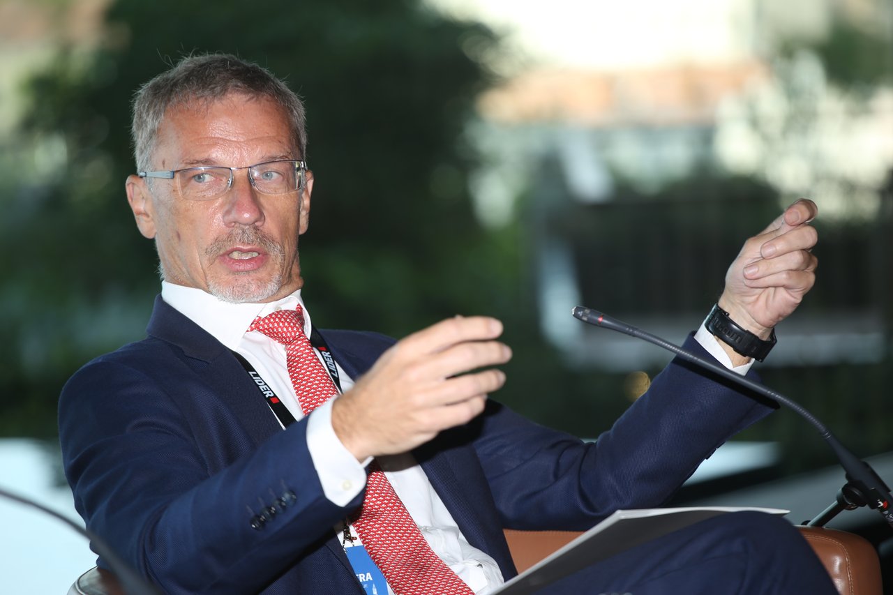 8 SUSRET GUVERNERA I BANKARA REGIJE - ROVINJ 2020,; Monetarna politika i financijska stabilnost u doba COVID - a 19, Boris Vujčić