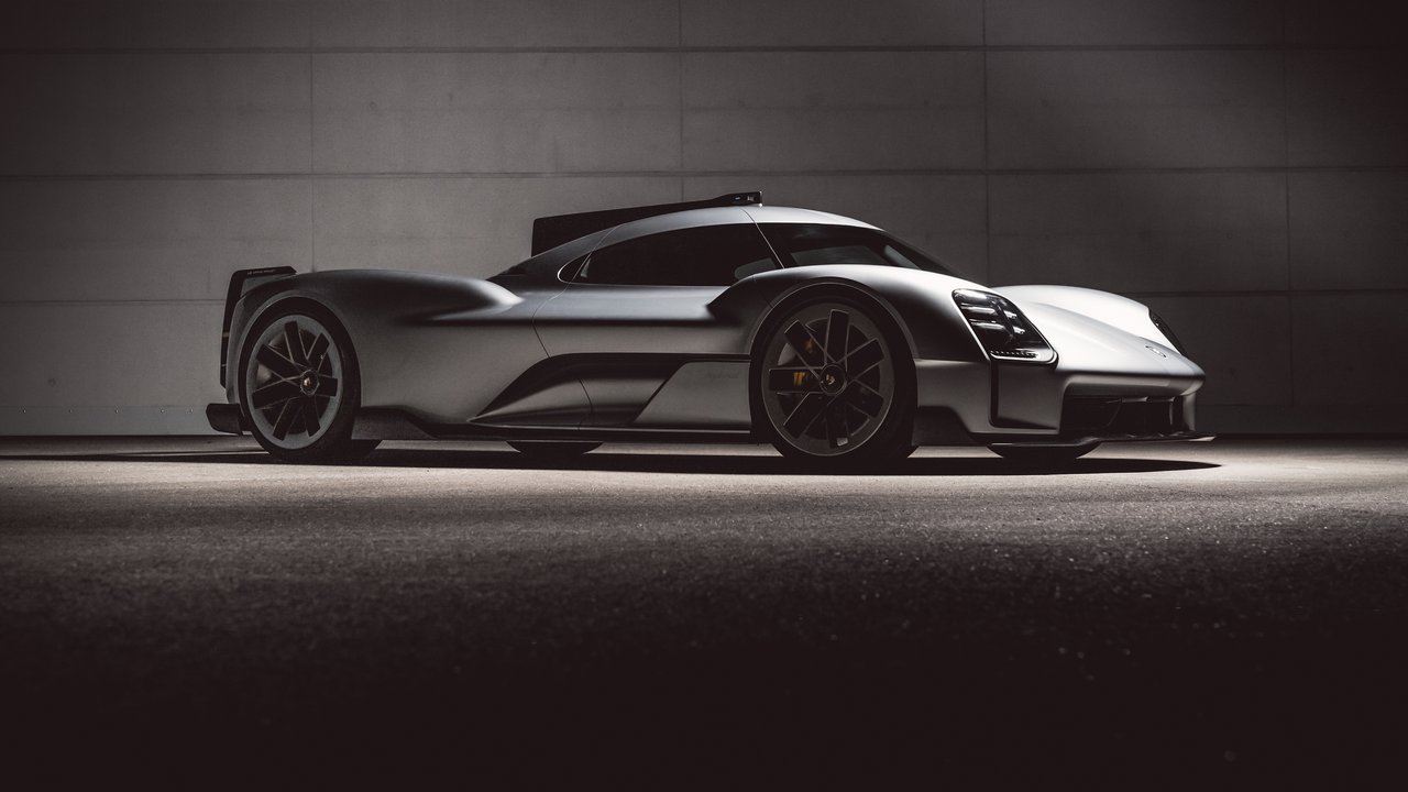 Porsche 919 Street side