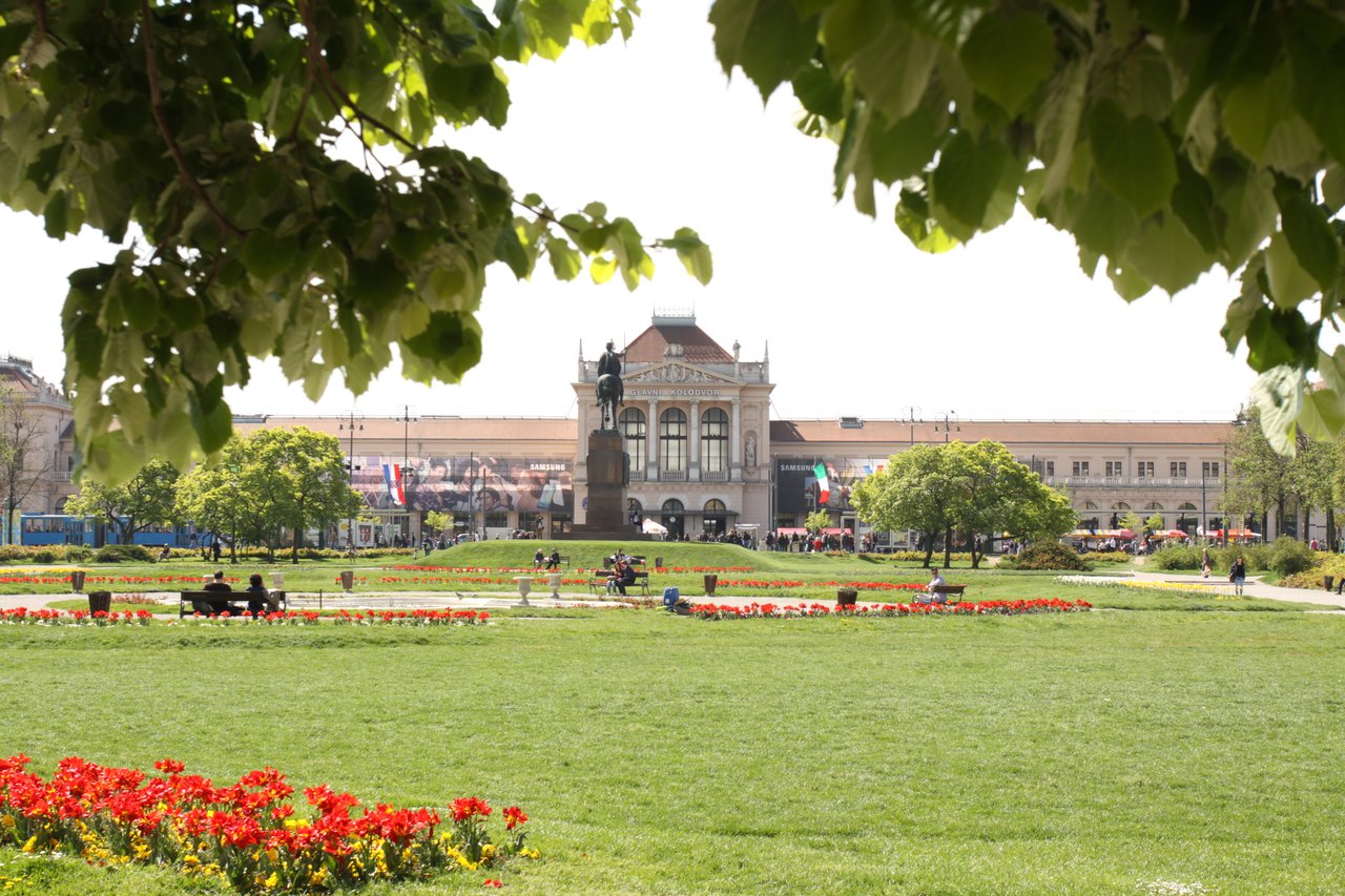 <p>GLAVNI KOLODVOR - ZAGREB</p>