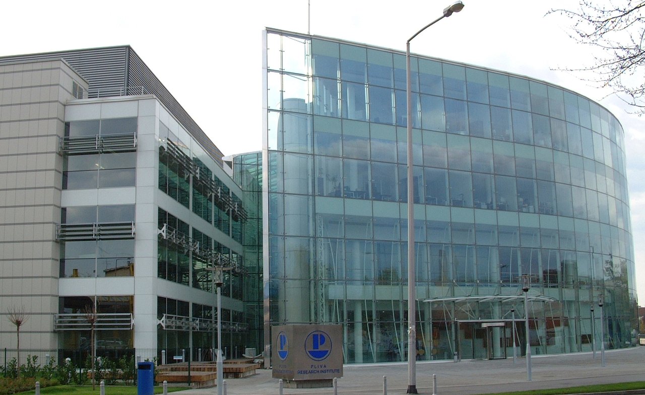 In Pliva, Entlassungen und Schließung der Abteilung für die Entwicklung pharmazeutischer Wirkstoffe, Forschungsschwerpunkt jetzt auf kleinen Molekülen