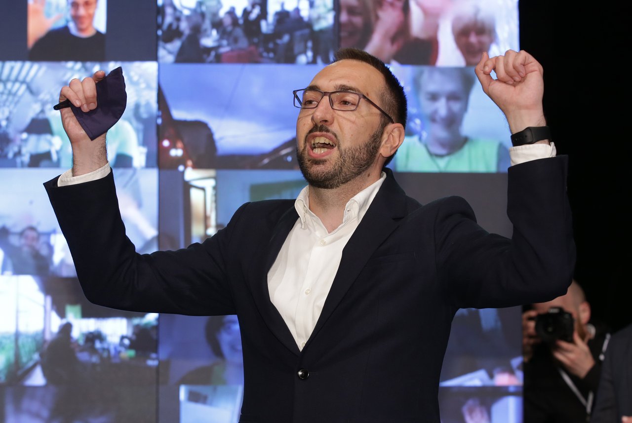 <p>Tomislav Tomašević. Izborni stožer kandidata koalicije Možemo! - Zagreb je NAŠ! - Zelena alternativa ORaH - Nova ljevica - Za Grad! za gradonačelnika Zagreba Tomislava Tomaševića u Muzeju suvremene umjetnosti u Zagrebu</p>