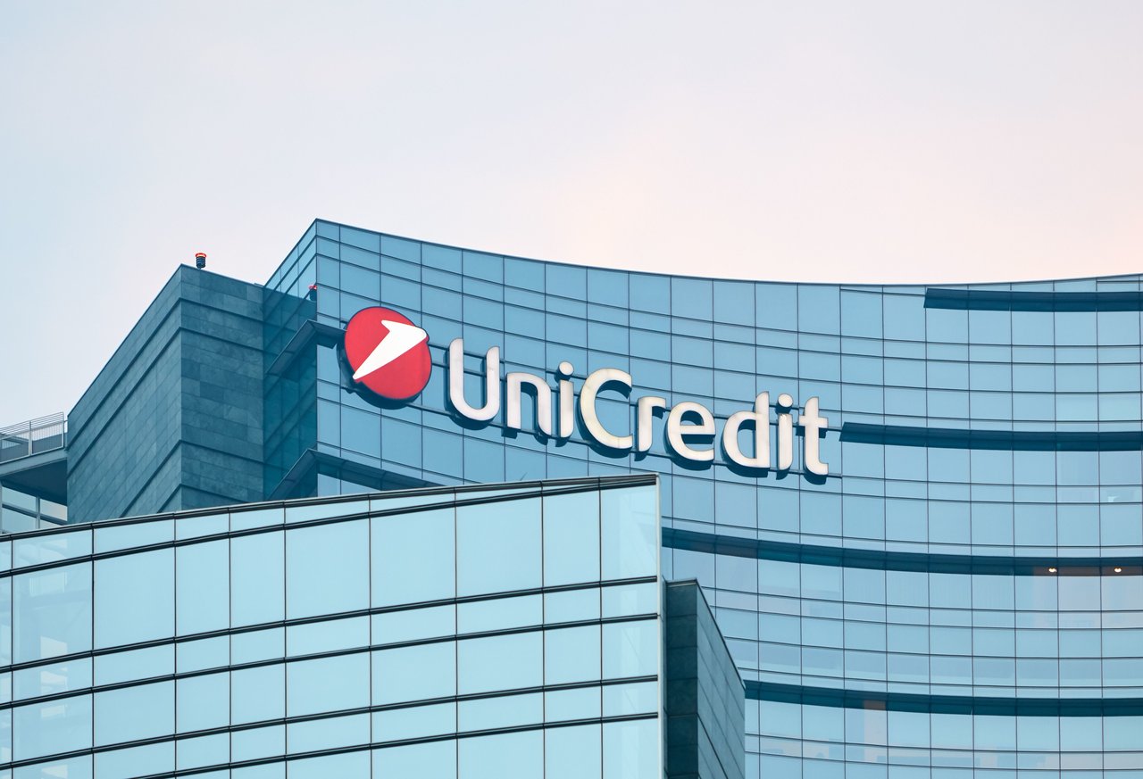 Höhere Zinssätze steigerten den Quartalsgewinn und Umsatz von UniCredit