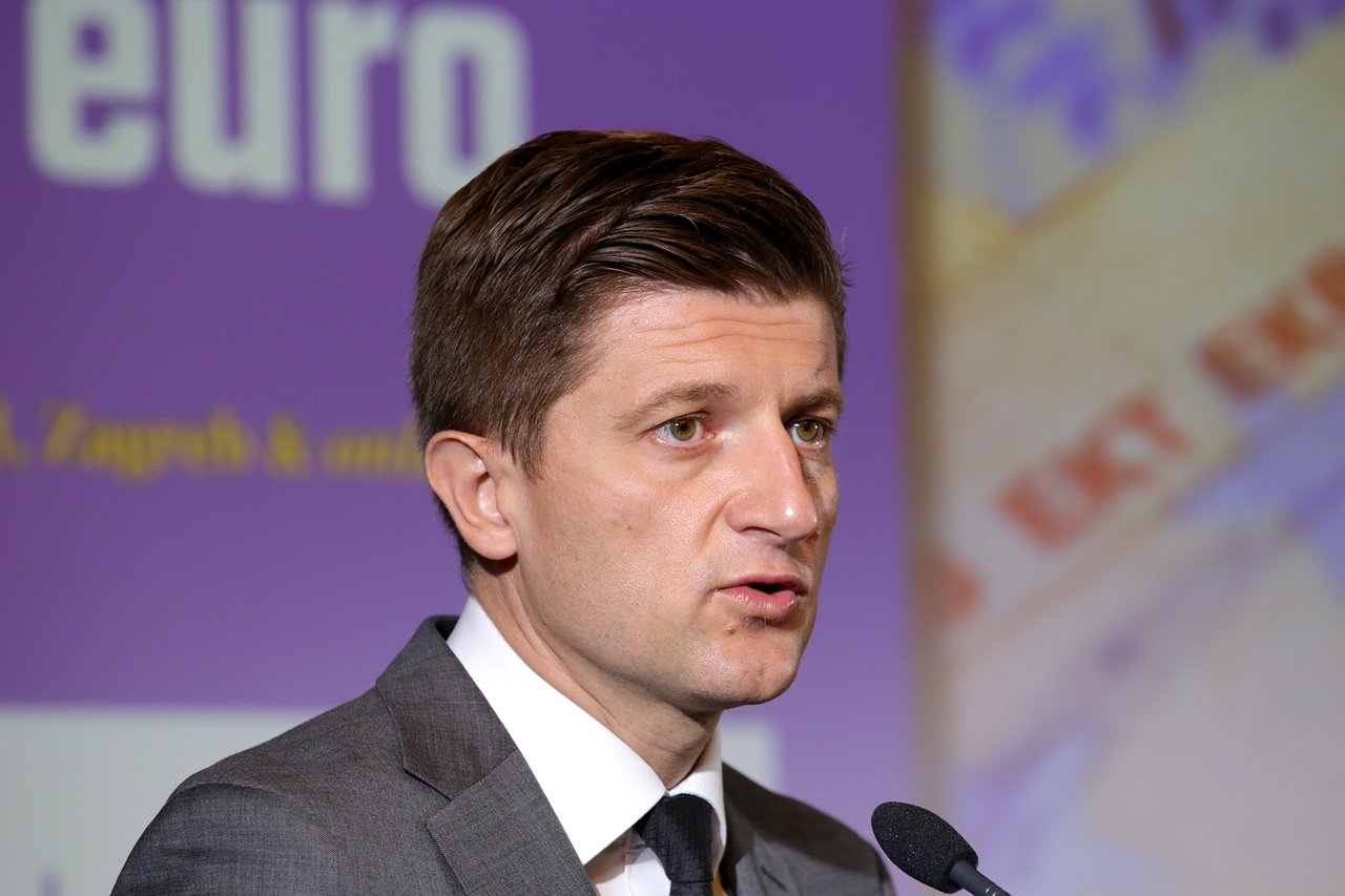 <p>Hrvatska: na putu za euro, Zdravko Marić</p>