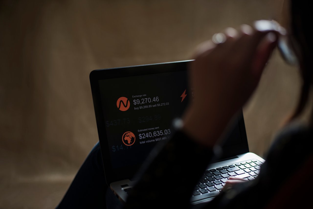 Australier (25) handelte von zu Hause seiner Eltern aus mit Kryptowährungen im Wert von zwei Milliarden Dollar