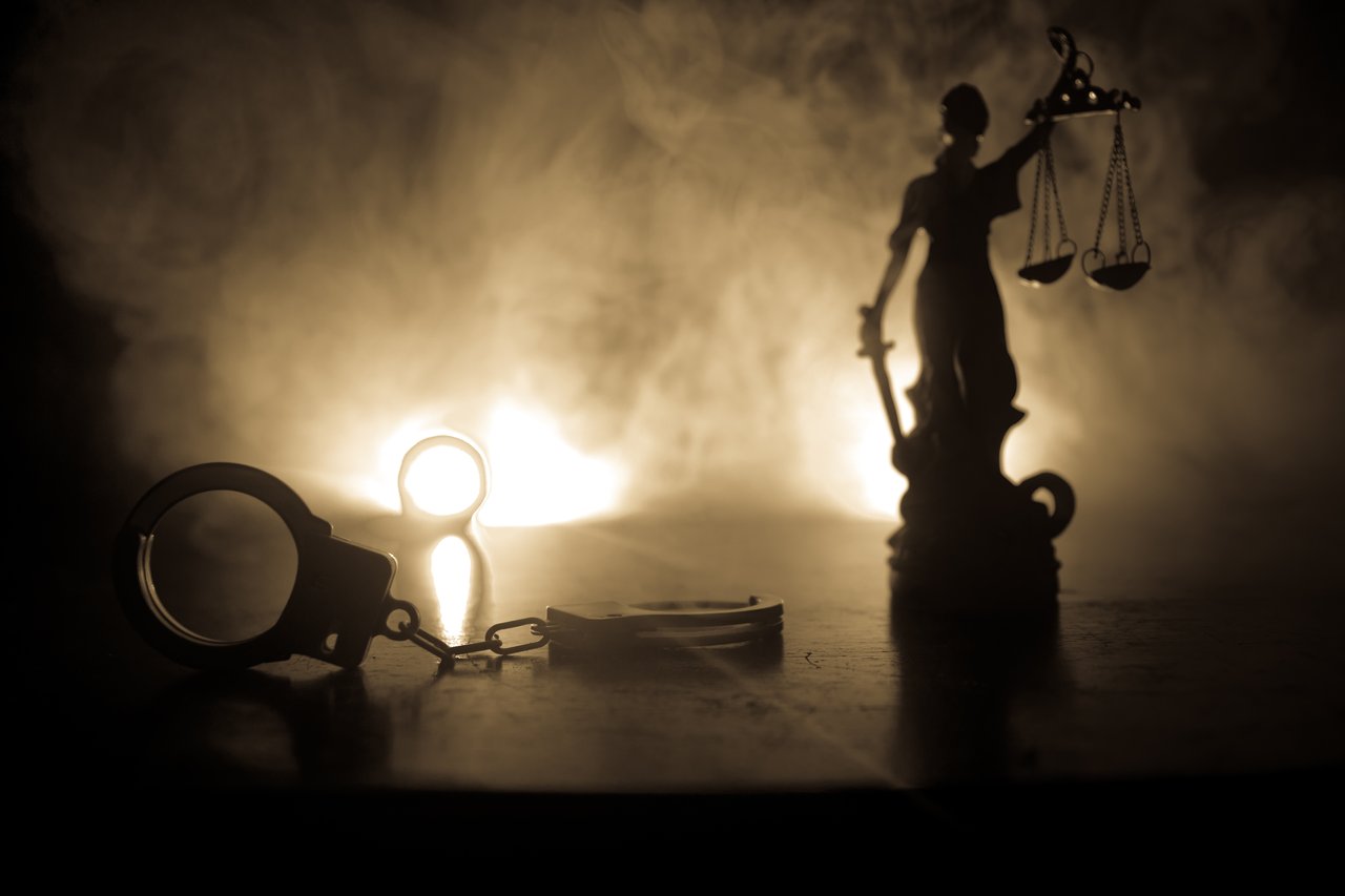 <p>pravo pravosuđer</p>