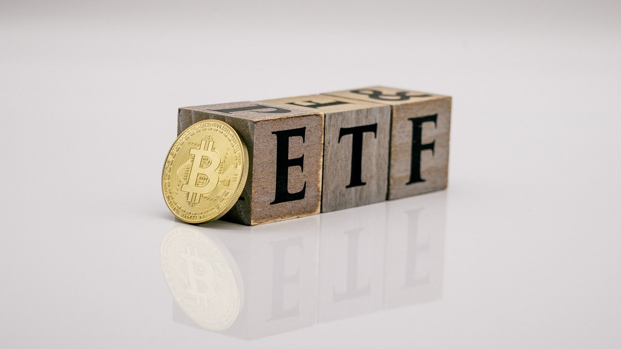 Bitcoin-ETFs verzeichneten einen Tageszufluss von 556 Millionen Dollar, den höchsten seit Juni