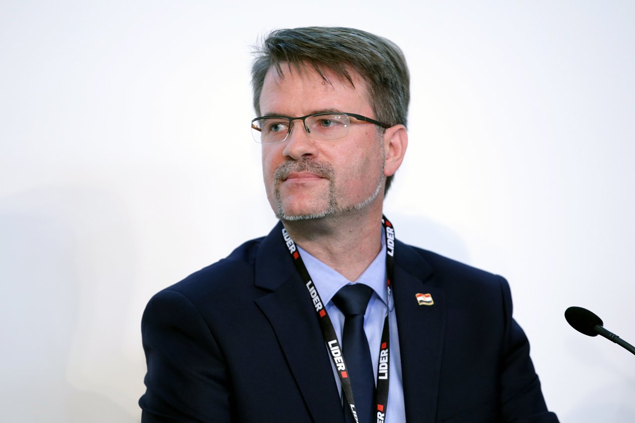 <p>13. susret gradonačelnika i poduzetnika 48 SATI, Okrugli stol: Financiranje projekata lokalne zajednice. Zvonimir Savić</p>