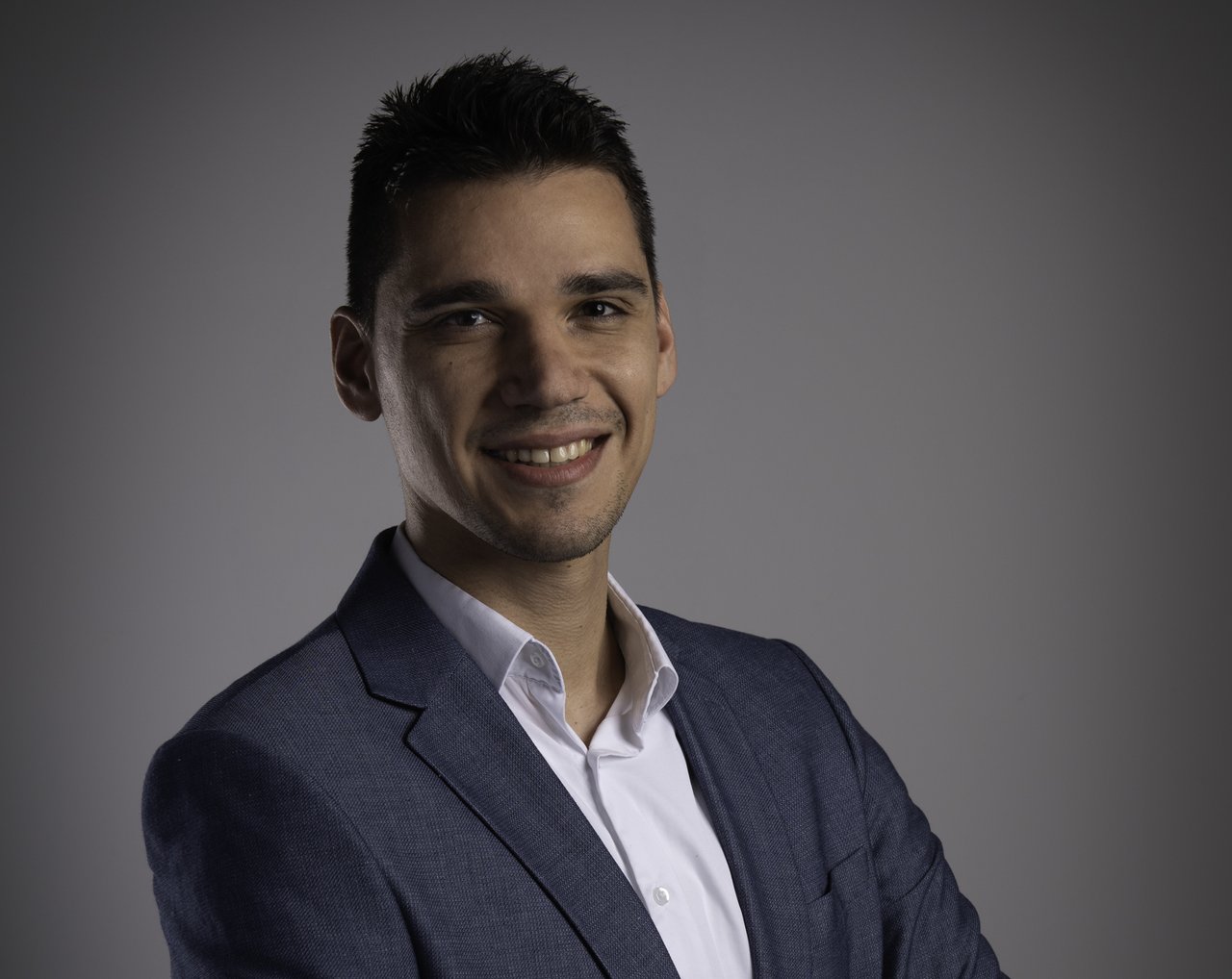 Unternehmen und Karrieren: Erwerber im Management von Studenac, Iskon Internet gelöscht, Rücktritte bei Novasol…