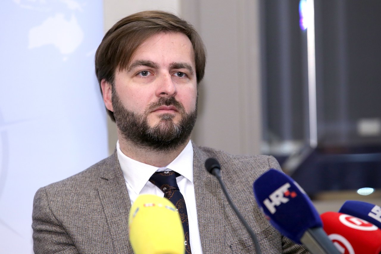 Budget Expenditures Increase by 821.4 Million Euros