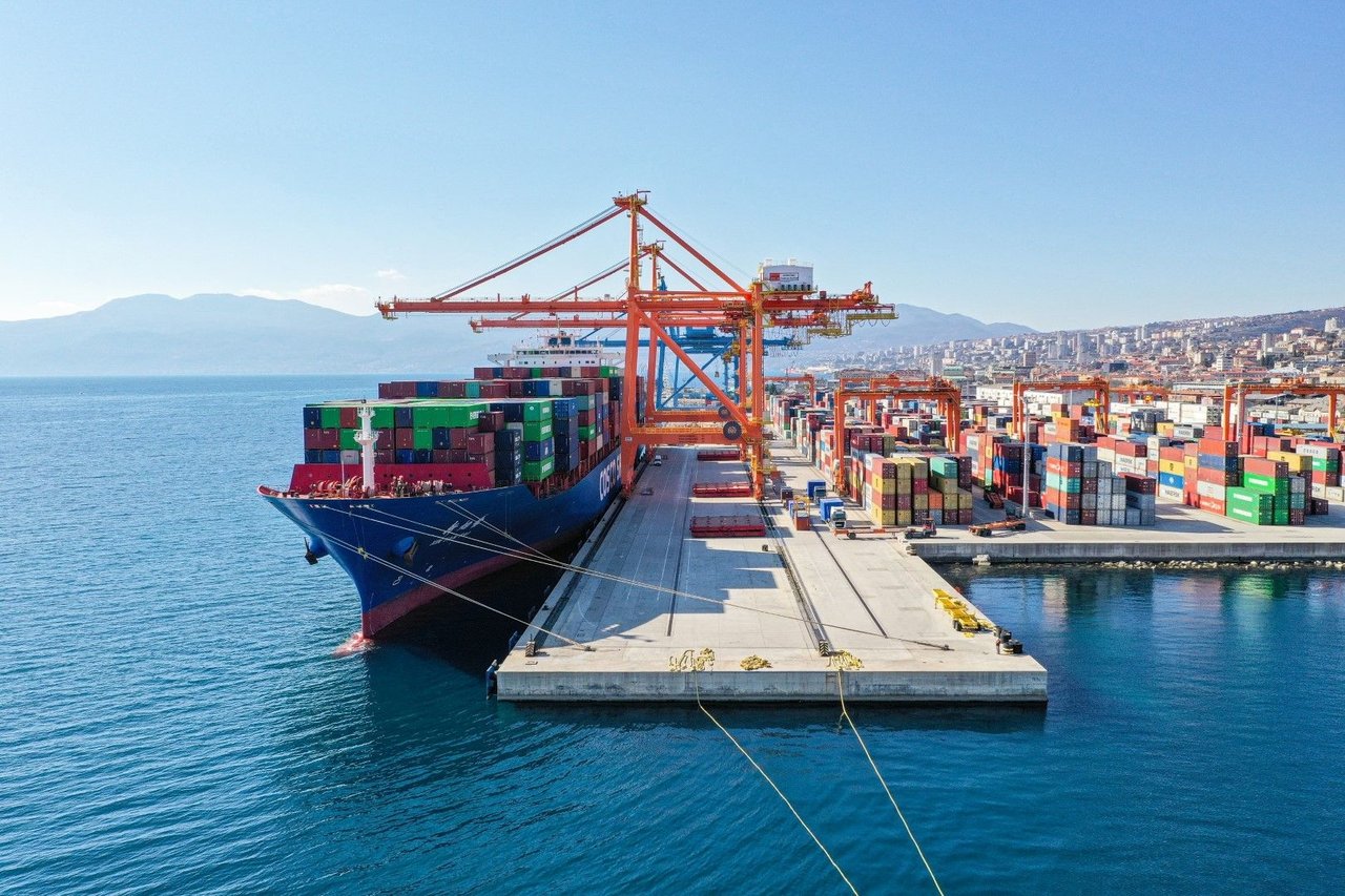 New Records at Brajdica: Increased Container Traffic, 300 Ships Docked