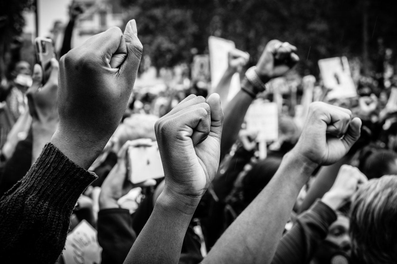 <p>demokracija protesti</p>