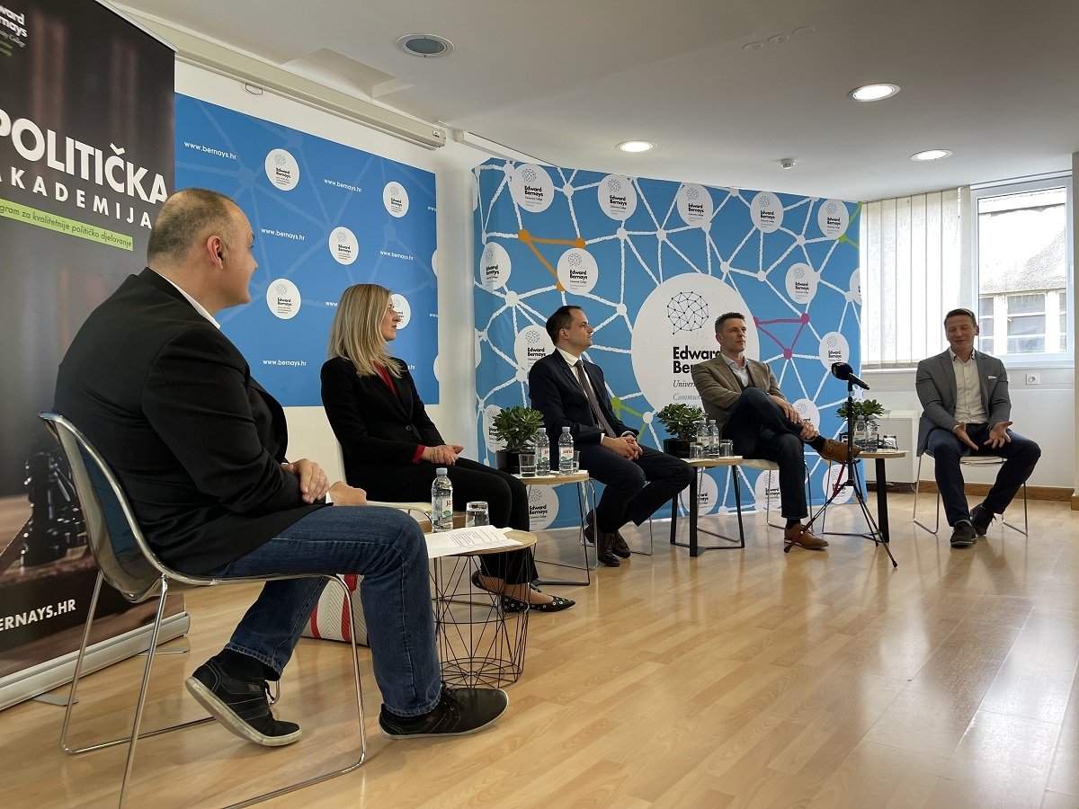 <p>Damir Jelić, Mirela Ahmetović, Ivan Malenica, Božo Petrov i Dario Zurovec</p>