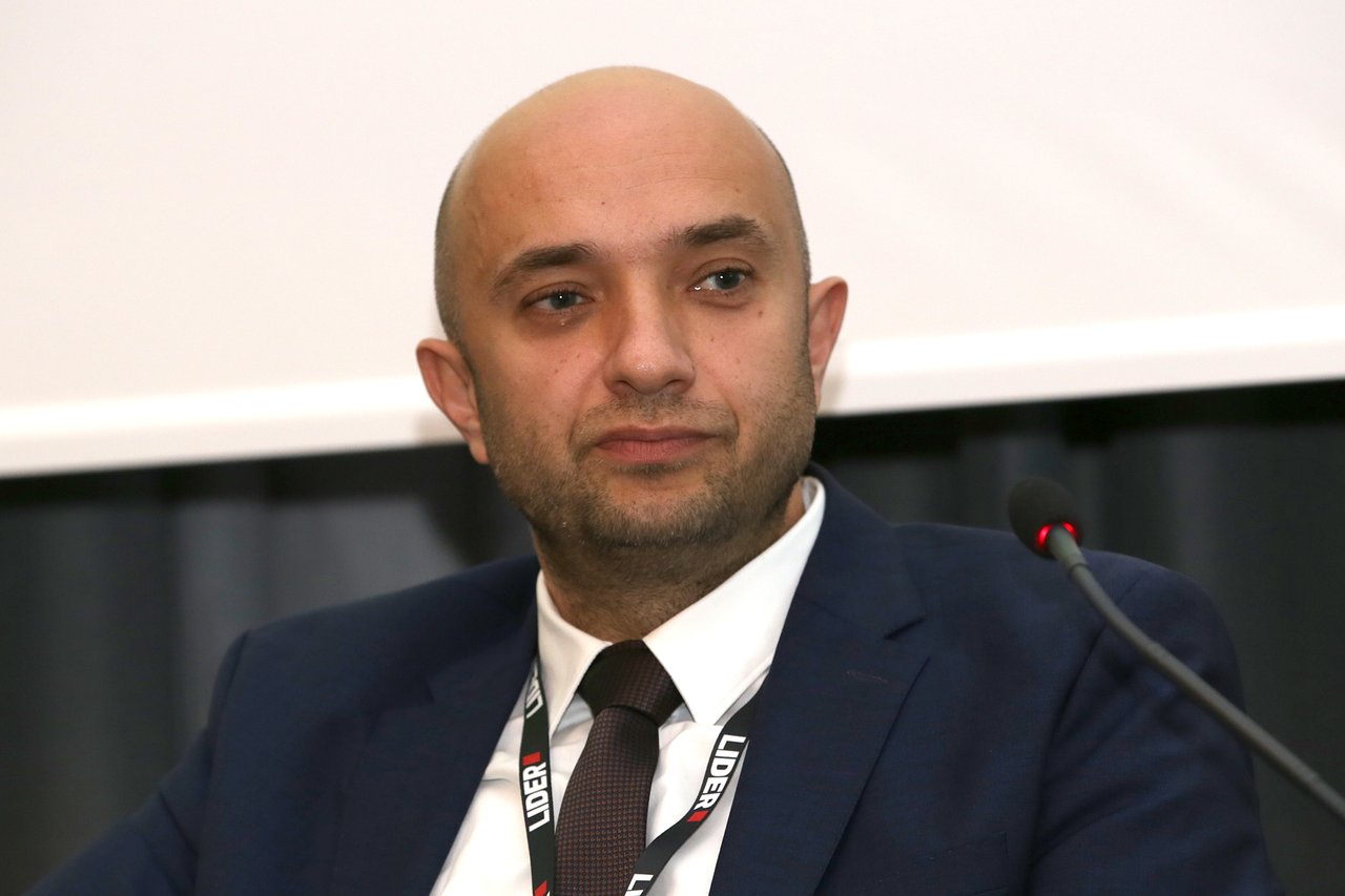 Unternehmen und Karrieren: Wechsel an der Spitze von INA – Industrielle Dienstleistungen, Eigentümer kehrt an die Spitze von Gradis zurück…