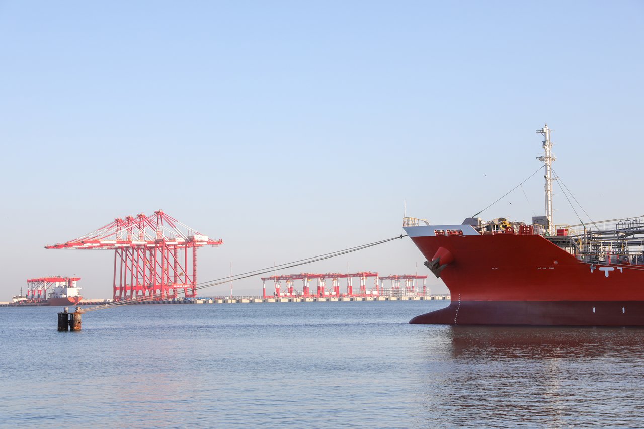 Tokio strebt an, den ununterbrochenen Import von russischem Flüssiggas sicherzustellen