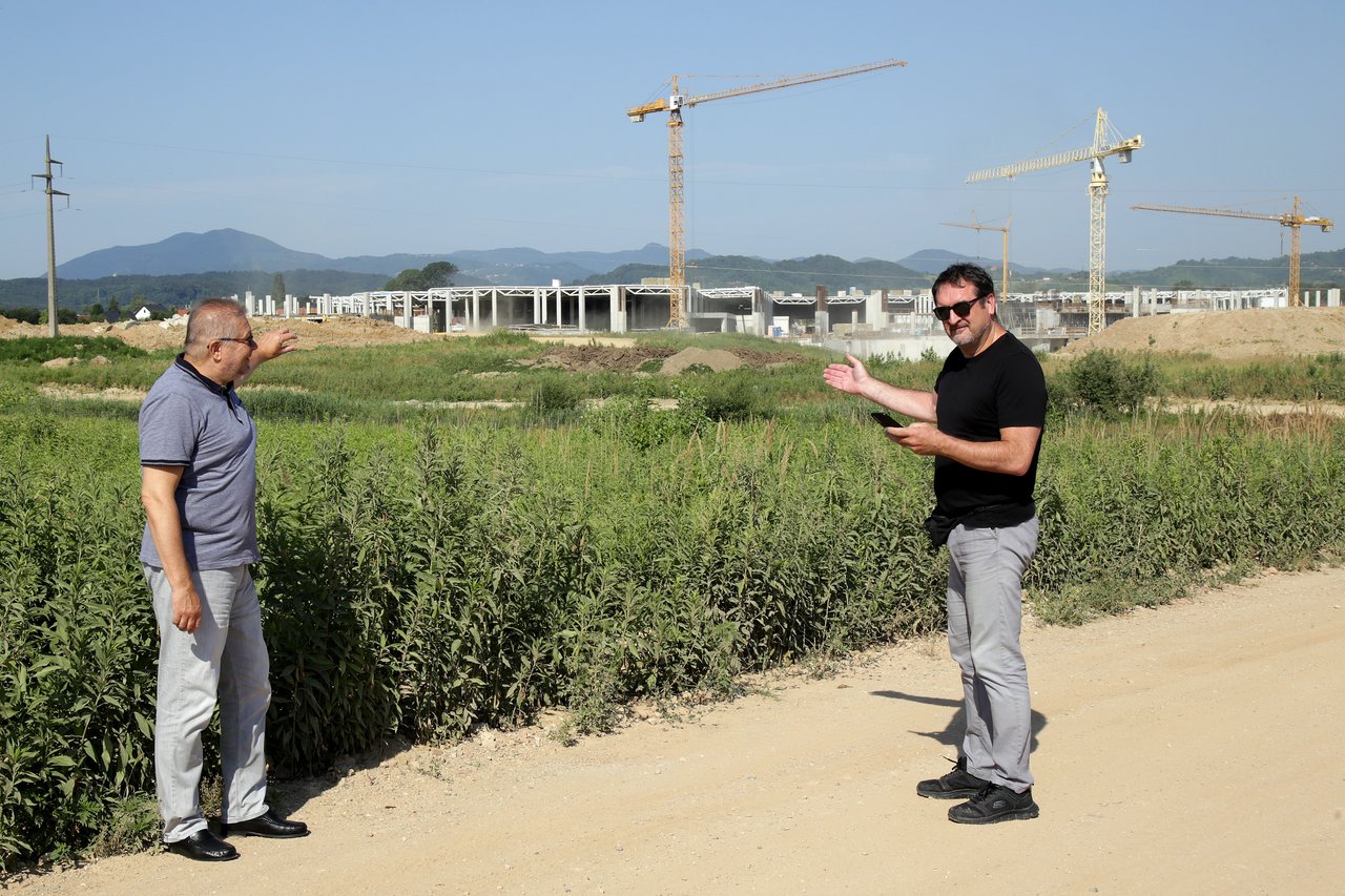 <p>Liderovi reporteri nadomak gradilišta Rimac kampusa, najveće industrijske investicije u Hrvatskoj</p>