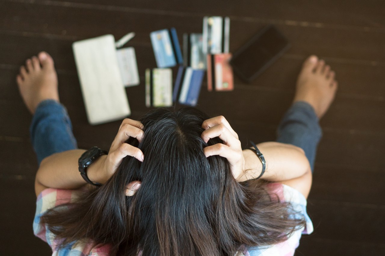 Gen Z and Millennials Postpone Important Life Decisions Due to Finances
