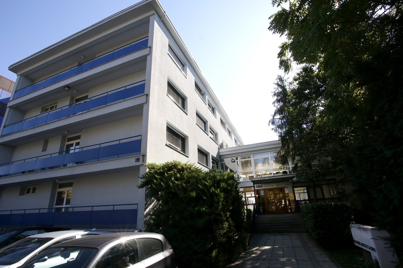 Der Index der offenen Stellen zeigt, dass der Arbeitsmarkt robust bleibt