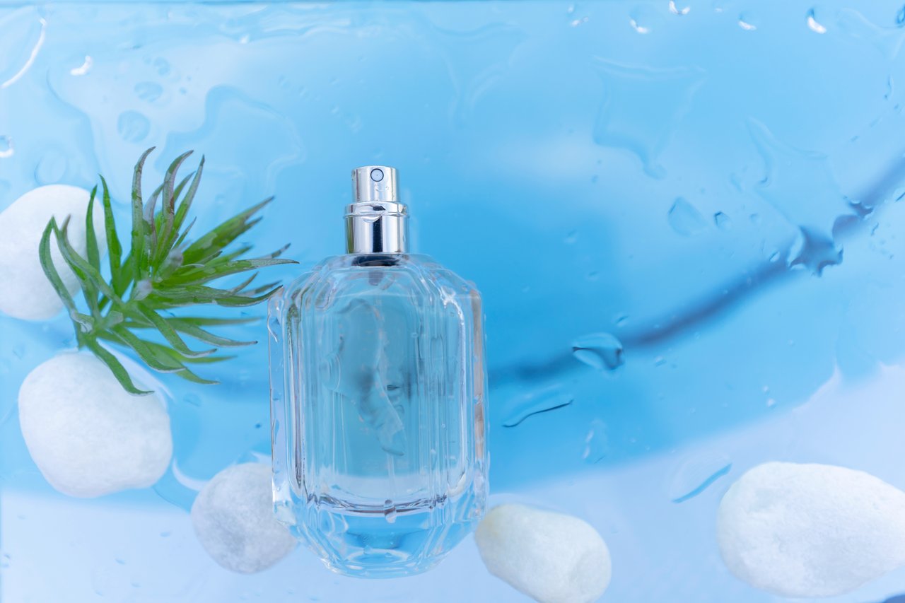 Rémy Cointreau, bekannt für Luxus-Cognacs, beginnt mit der Produktion von Nischenparfums