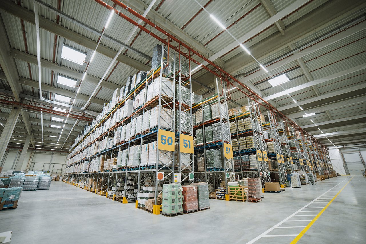 Optimieren Sie Ihr Lager und sparen Sie bis zu 85 Prozent Platz