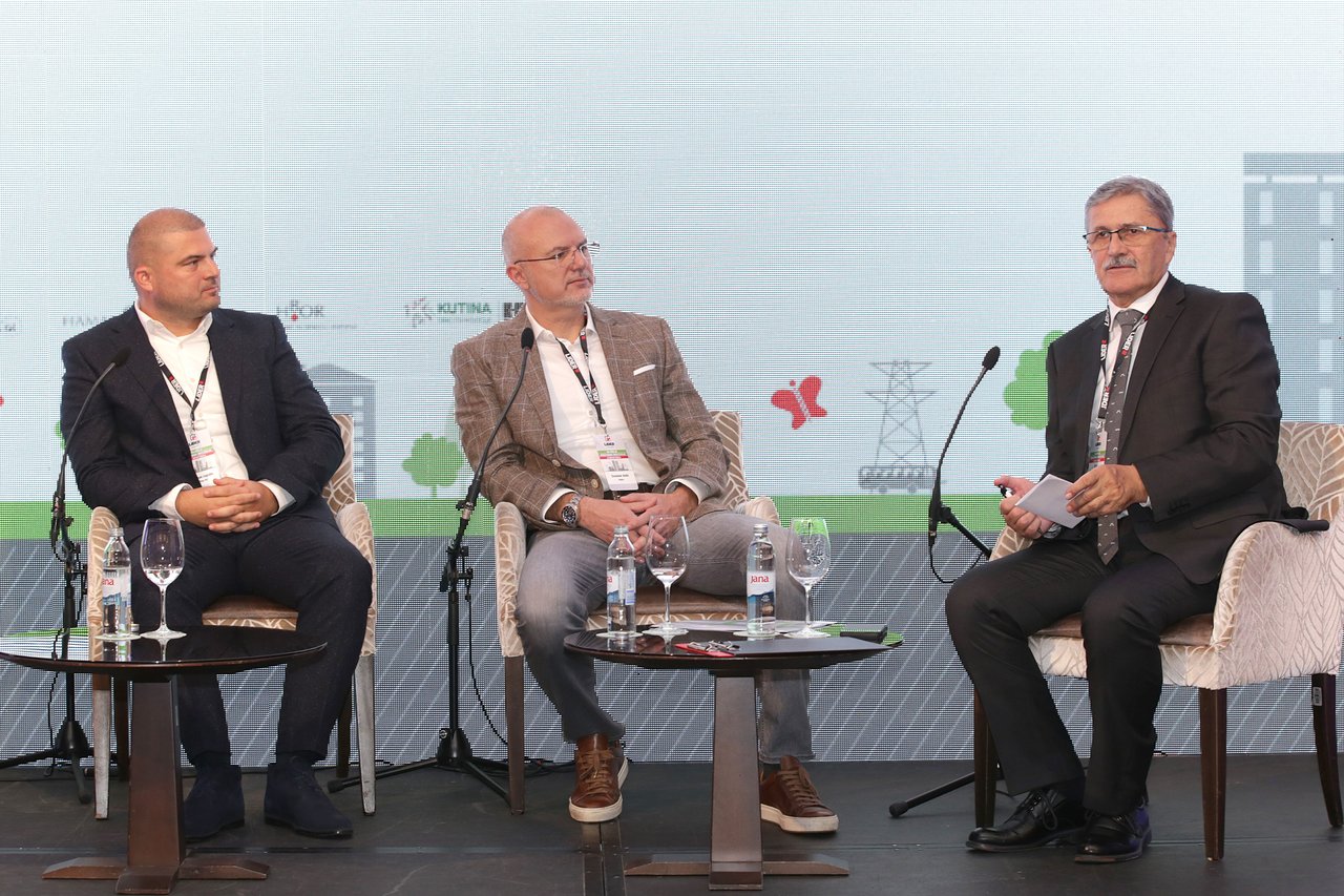 Um Arbeitskräfte zu importieren, rüsten Sie sich mit Nerven und beginnen Sie jedes Jahr von Neuem