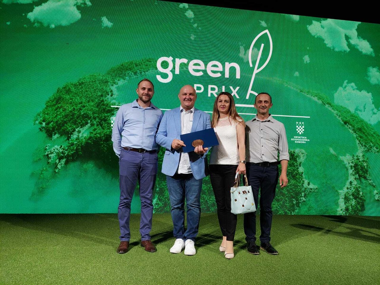 Ausländer Interessiert an Kroatischen Öko-Laternen, Die Nur von Einer Kette in Unserem Land Verkauft Werden