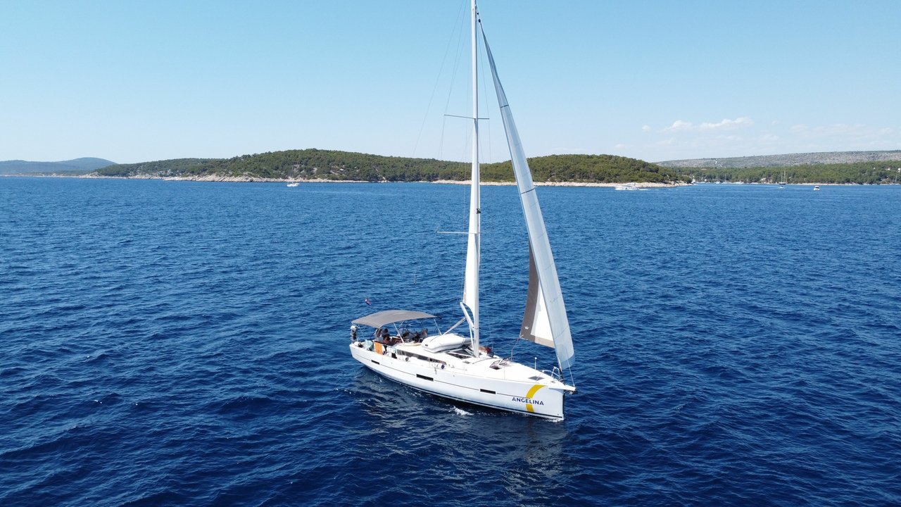 <p>Jedrilica u čarteru Angelina grupe</p>