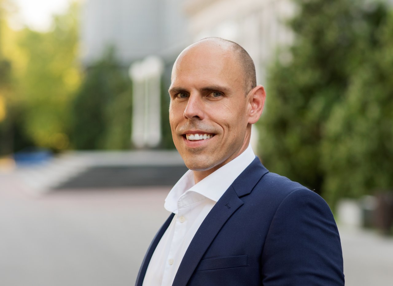 Unternehmen und Karrieren: Wechsel bei Helios, Optima Telekom mit Telemach fusioniert, Crodux Derivate Zwei mit Petrol…