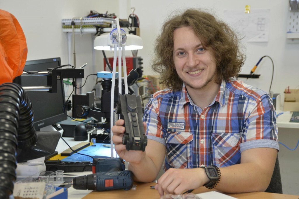 Albert Gajšak: Wir haben alle zwei Monate in drei Schichten gearbeitet, um bei Walmart reinzukommen