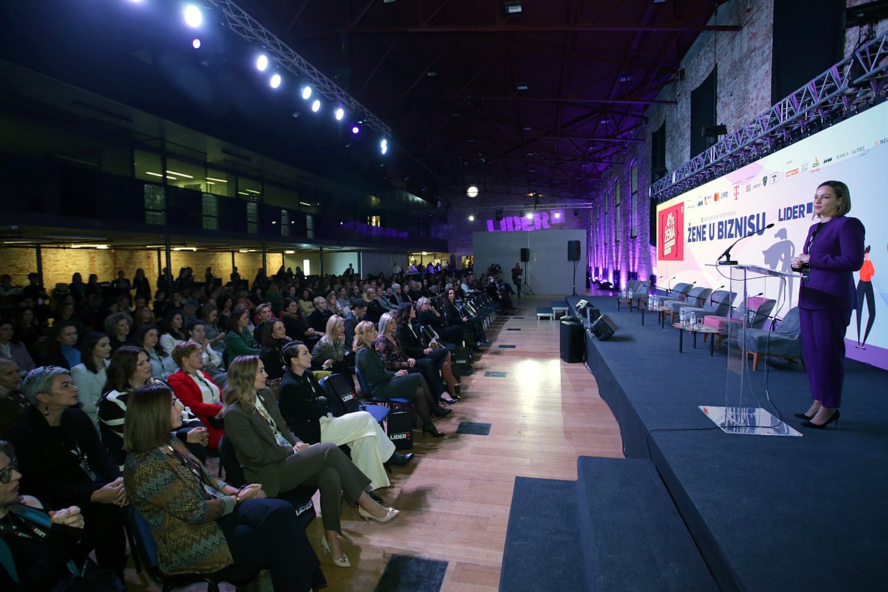 [12. Treffen der Frauen in der Wirtschaft] Um die Vertretung von Frauen zu erhöhen, müssen wir die gesetzlichen Regelungen, aber auch die Denkweise ändern