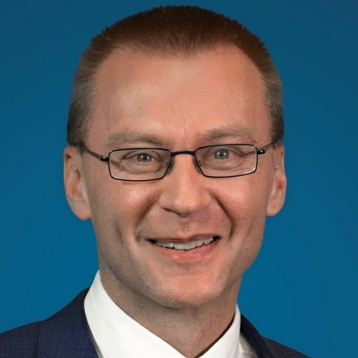 Unternehmen und Karrieren: Neuer Vorsitzender des Aufsichtsrats bei Allianz ZB, Veränderungen im Management von DNV Adriatica…