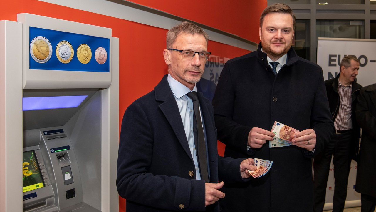 Historischer Moment – Die Republik Kroatien hat offiziell den Euro als ihre neue Währung eingeführt und ist damit das 20. Mitgliedsland der Eurozone geworden