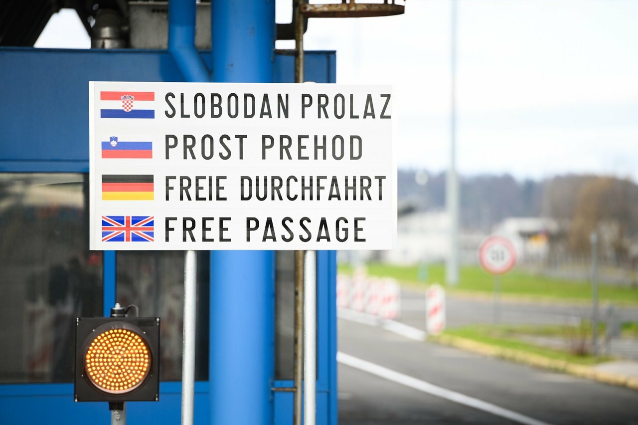 Neue Spielregeln 2023 (2): Wichtige gesetzliche Änderungen zur Einführung des Euro und zum Beitritt zum Schengen-Raum