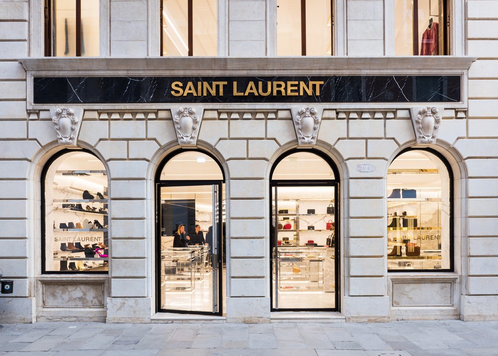 Saint Laurent hat eine 1.800-Dollar-Tasche auf den Markt gebracht – eine Lunch-Tasche