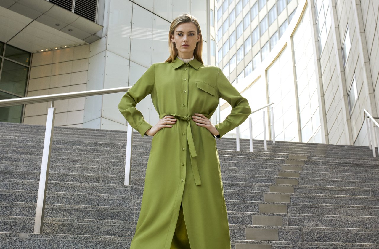 Grüne Akzente der Comma-Kollektion kündigen den Frühling an