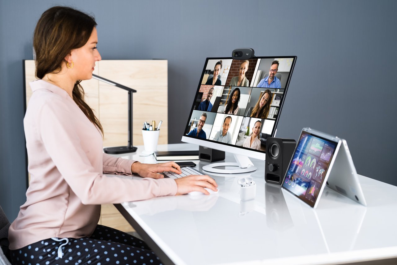 Wir bringen Qualitätslösungen für hybride Büros und hohe Produktivität!