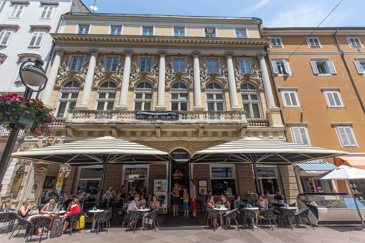 <p>Riječka kavana Filodrammatica zatvorena je početkom godine</p>