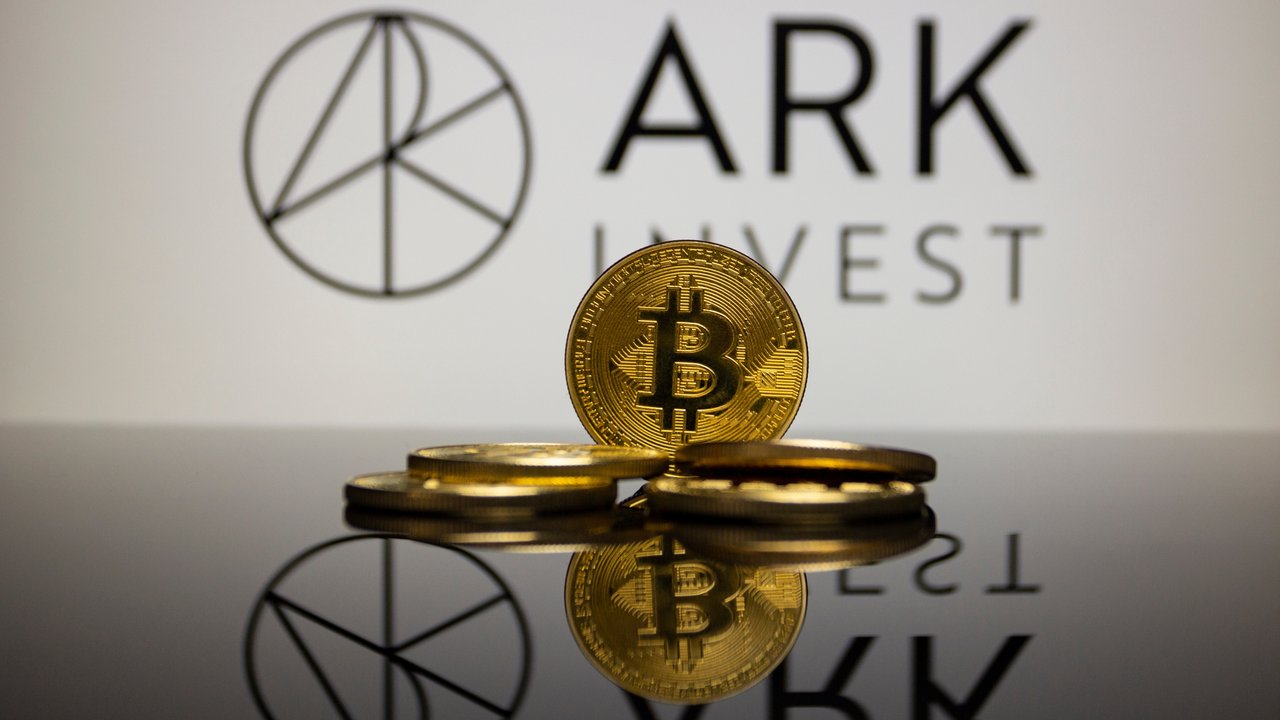 ARK verkaufte die verbleibenden Anteile von GBTC, investiert 100 Millionen Dollar in Futures Bitcoin ETF