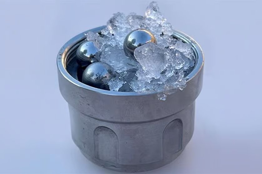 Martha Stewart verärgert das Internet: Hört auf, Cocktails mit Eisbergstücken zu kühlen!