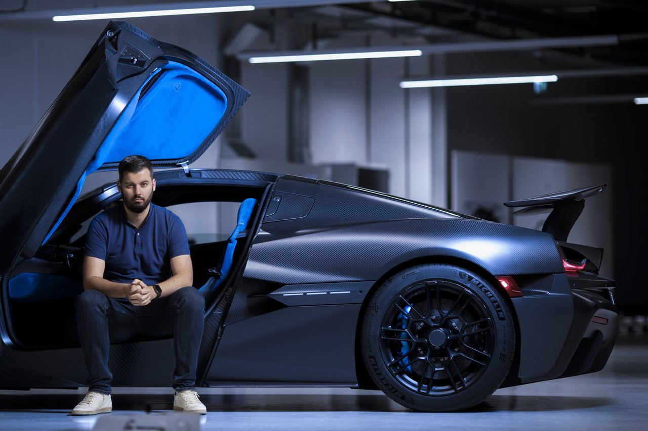 Rimac geht Partnerschaft mit führendem Automobilvertrieb in den Emiraten ein
