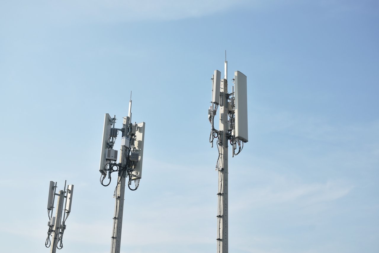 Vodafone und Orbáns Tycoon wollen Telemach-Türme